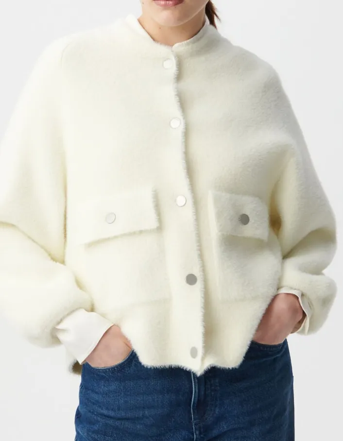 Cardigan blanc tricot duveteux poches à rabat pressionné Femme