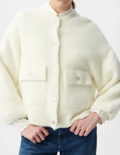 Cardigan blanc tricot duveteux poches à rabat pressionné Femme