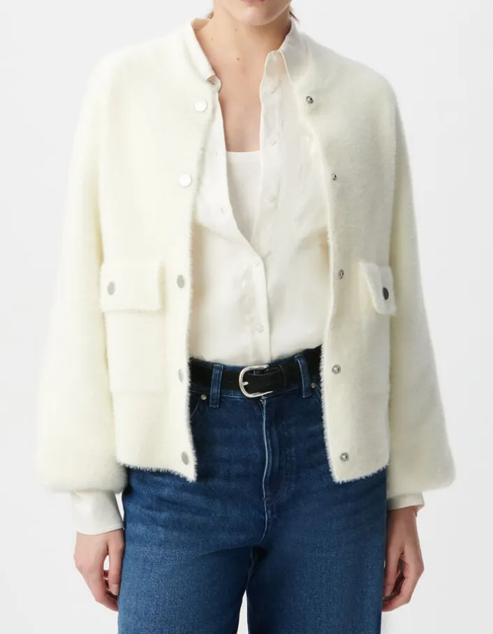 Cardigan blanc tricot duveteux poches à rabat pressionné Femme