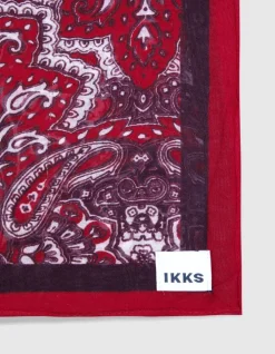 Foulard rouge motif baroque Femme