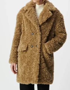 Manteau beige à poils longs Femme