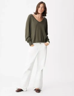 Pull col V kaki tricot 100% laine boutons strass dos Femme