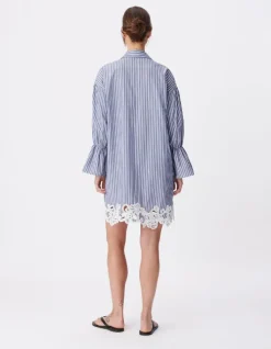 Robe chemise rayures bleue détail broderies dentelle Femme