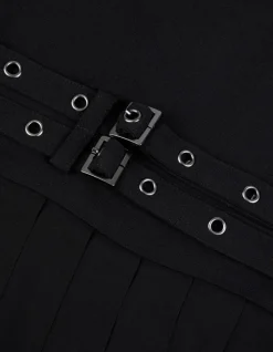 Robe courte noire plissée avec ceinture à œillets Femme