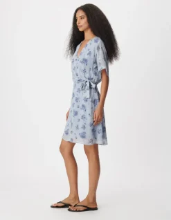 Robe fluide bleue imprimé fleurs à nouer côté Femme