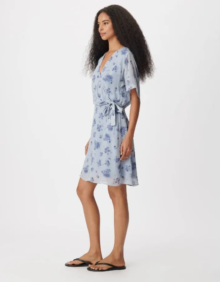Robe fluide bleue imprimé fleurs à nouer côté Femme