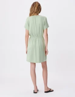 Robe fluide verte forme cache-coeur Femme