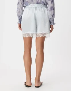 Short fluide bleu ciel satiné bordé dentelle Femme