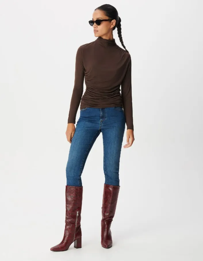 Tee-shirt col montant marron effets drapés Femme